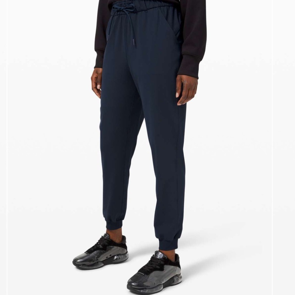 Lululemon Keep Moving Jogger‎ True Navy sz 2 Activewear Loungewear Outdoor EUC